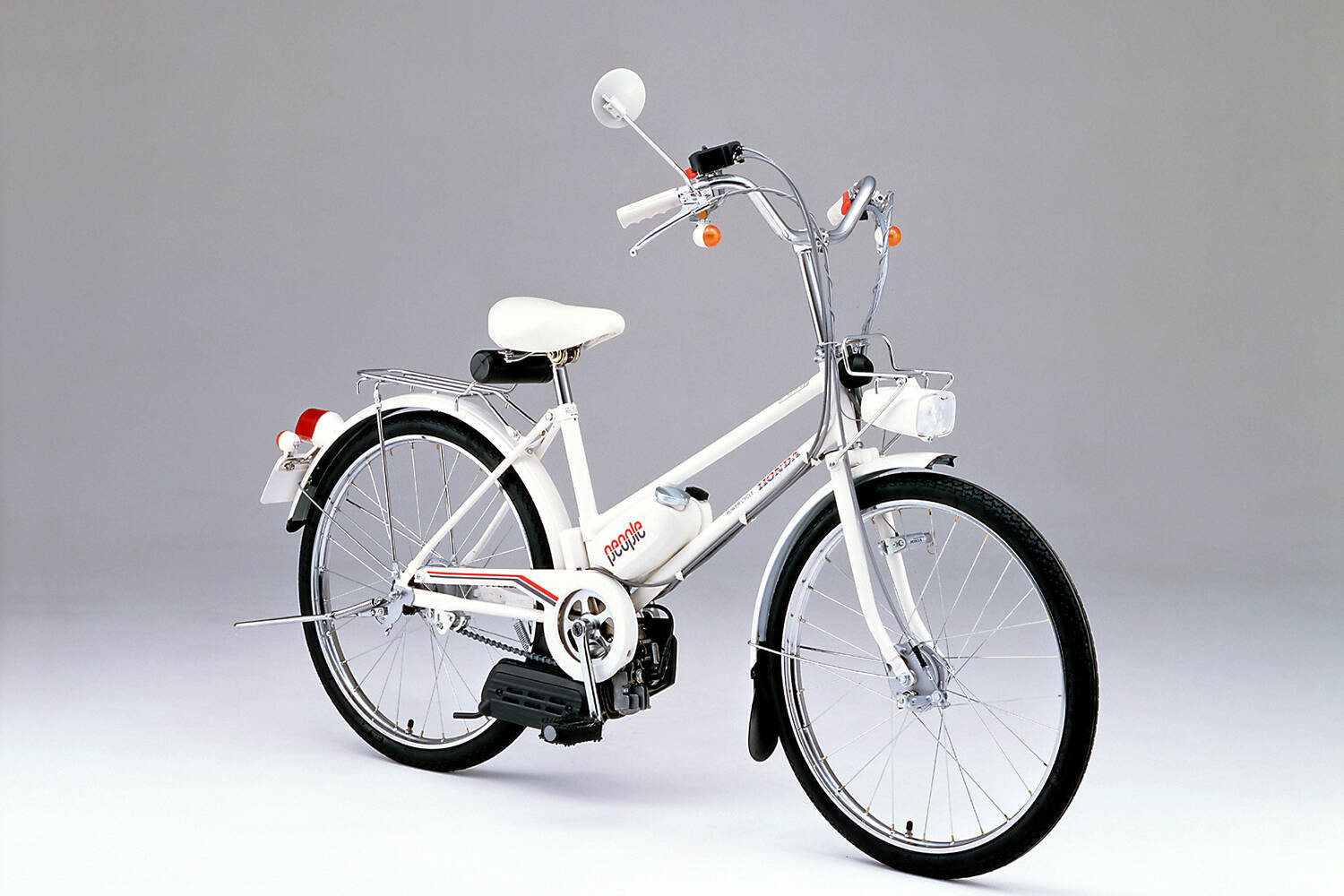 自転車感覚で乗るから違反者も野放し状態!?　最近話題の「モペット」問題とは