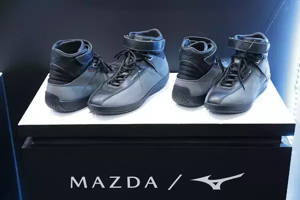 「北京オリンピックのウェアも手がける「ミズノ」がどうして「自動車イベント」に？　意外と知らないクルマ業界との親和性【大阪オートメッセ2022】」の画像