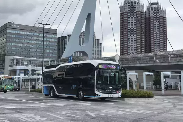 トラックなら乗用車より水素燃料電池車へのシフトが現実的！　ただし最大のネックは「水素を作り出す」コスト