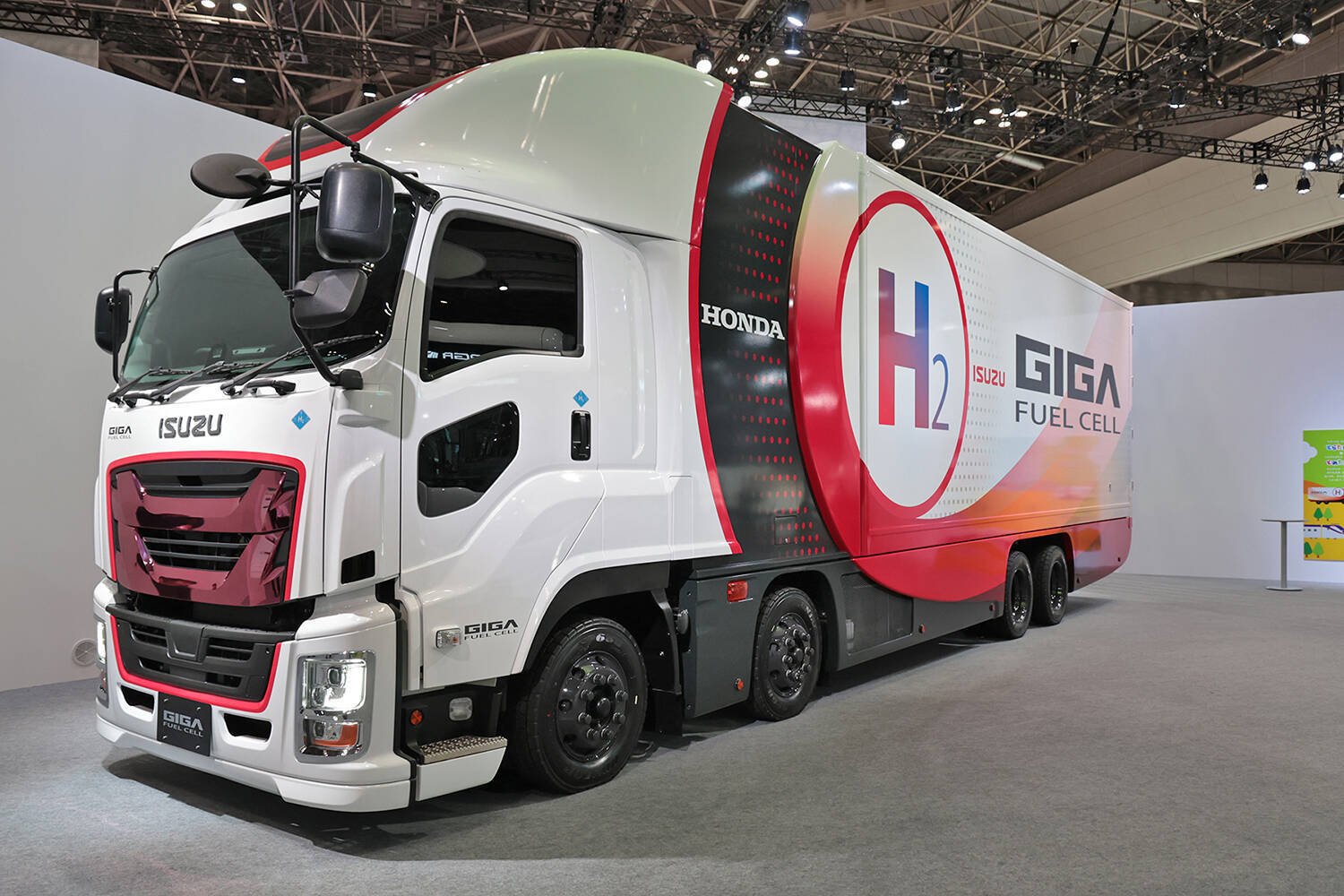 トラックなら乗用車より水素燃料電池車へのシフトが現実的！　ただし最大のネックは「水素を作り出す」コスト