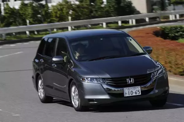 「FRをやめてMRになったコルベットは成功する？　伝統を捨てて成功したクルマ失敗クルマ４選」の画像