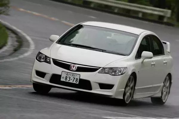 「FRをやめてMRになったコルベットは成功する？　伝統を捨てて成功したクルマ失敗クルマ４選」の画像