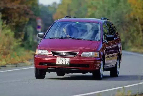 「FRをやめてMRになったコルベットは成功する？　伝統を捨てて成功したクルマ失敗クルマ４選」の画像