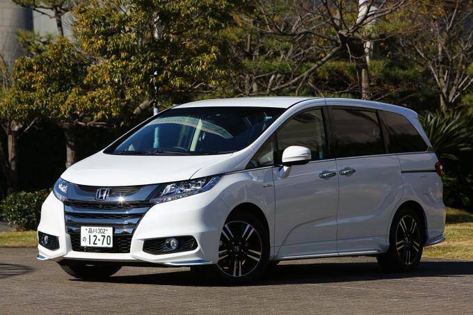 FRをやめてMRになったコルベットは成功する？　伝統を捨てて成功したクルマ失敗クルマ４選