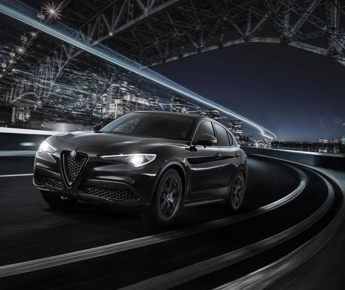 マットブラックでスポーティさを際立たせたアルファロメオ ステルヴィオの限定車が登場 19年8月28日 エキサイトニュース