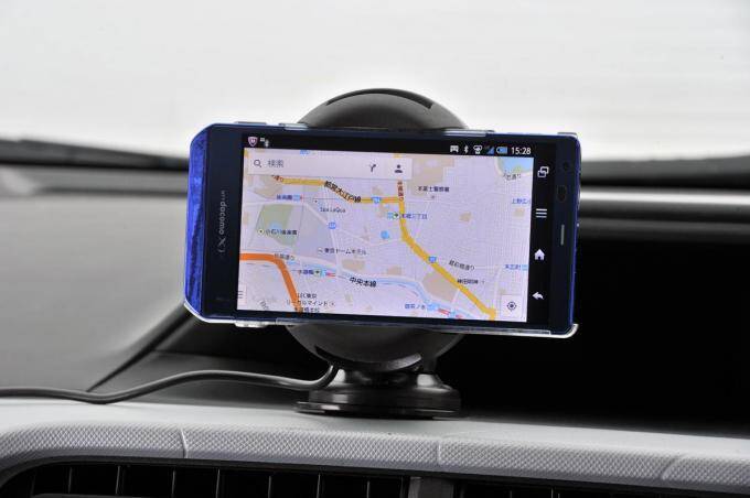 スマホナビも後付けナビも消える？　最新のクルマに純正ナビが必須になる「道案内以外」の理由