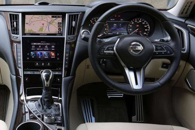 スマホナビも後付けナビも消える？　最新のクルマに純正ナビが必須になる「道案内以外」の理由