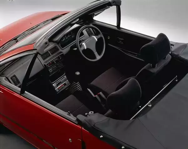 「他人と被らない！　実車はまず見かけない激レア国産オープンカー４選」の画像