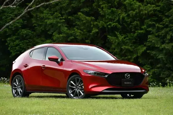 「メイン市場だった欧州でさえ電動化シフト！　それでもマツダと三菱がディーゼルに力を入れる理由とは」の画像