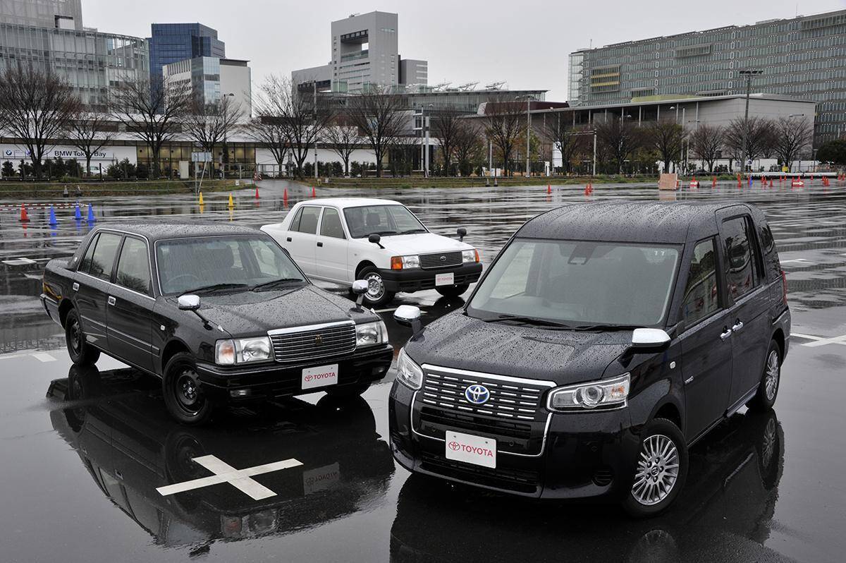 最新のjpnタクシーも採用するが 市販車から視認性の高い フェンダーミラー が消えたワケ 19年9月9日 エキサイトニュース