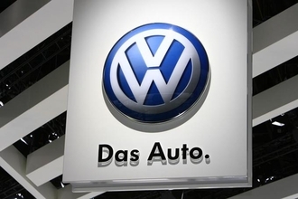 ファンの多い純粋エンジン車は消えゆく運命？　世界中で進む電動化の黒幕は誰なのか