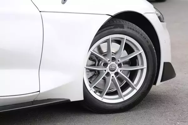 高価なタイヤなのになぜ？　新型トヨタ・スープラはなぜ最廉価グレードのみランフラットを採用するのか