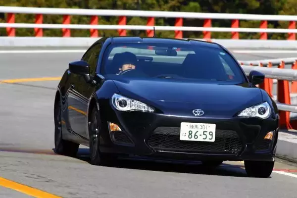 「スポーツカーは憧れでも夢でもない！　じつはポルシェも狙える200万円以下のスポーツモデル７選」の画像