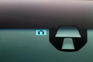 若葉 四葉 蝶々 クローバー クルマに表示されるマークの意味と やってはいけない 違反事項とは 21年6月6日 エキサイトニュース 若葉 四葉 蝶々 クローバー クルマに表示されるマークの意味と やってはいけない 違反事項とは 21年6月6日 エキサイトニュース