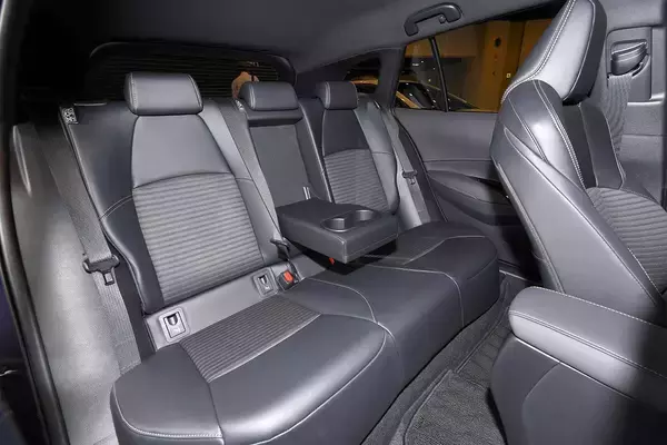 「歴代モデル10台を乗り継いだマニアが喝！　自腹で買った新型カローラのマイナス点５つ」の画像