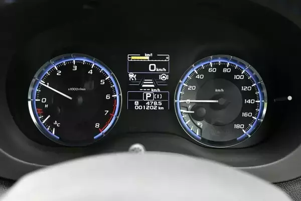 「「ラク」で「楽しい」がイチバン！　歴代スバル・レガシィとレヴォーグに乗って感じたスバル独特のGT性能とは」の画像