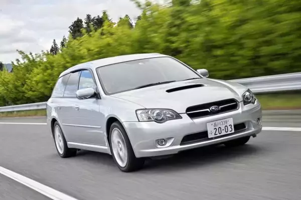 「「ラク」で「楽しい」がイチバン！　歴代スバル・レガシィとレヴォーグに乗って感じたスバル独特のGT性能とは」の画像