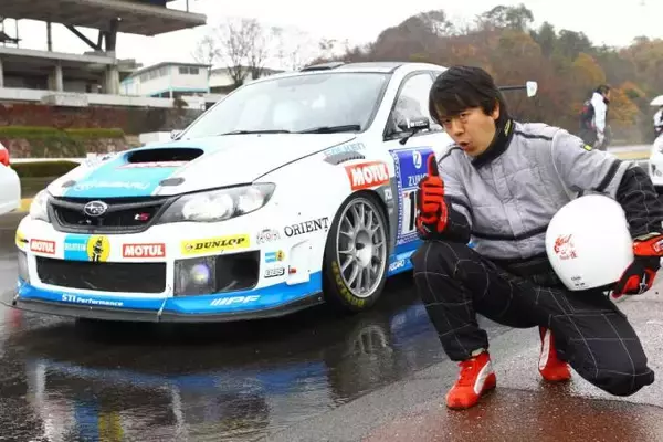 「「ラク」で「楽しい」がイチバン！　歴代スバル・レガシィとレヴォーグに乗って感じたスバル独特のGT性能とは」の画像