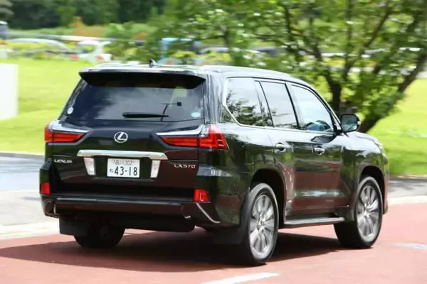 「これならアオリ被害を防げる!?　「オラオラ顔」ならぬ「オラオラ尻」のクルマ4選」の画像