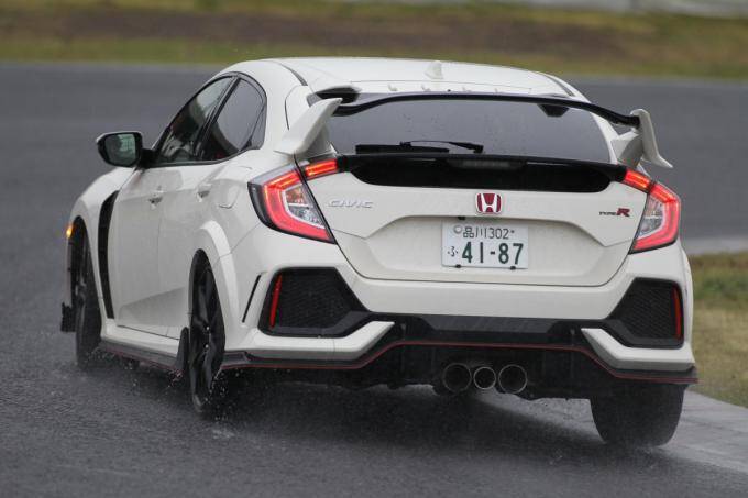 これならアオリ被害を防げる!?　「オラオラ顔」ならぬ「オラオラ尻」のクルマ4選