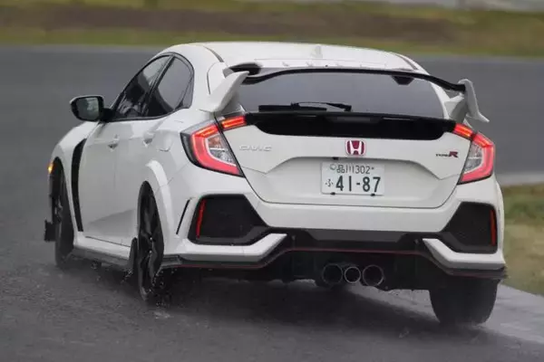 「これならアオリ被害を防げる!?　「オラオラ顔」ならぬ「オラオラ尻」のクルマ4選」の画像