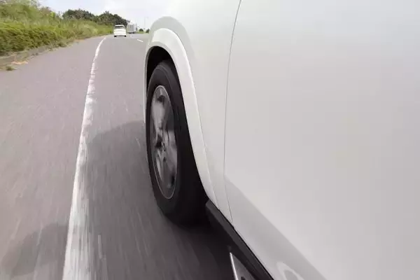 「ここまで上質になるか！　プレミアムSUVの走りを変えるヨコハマGEOLANDAR X-CVの衝撃」の画像