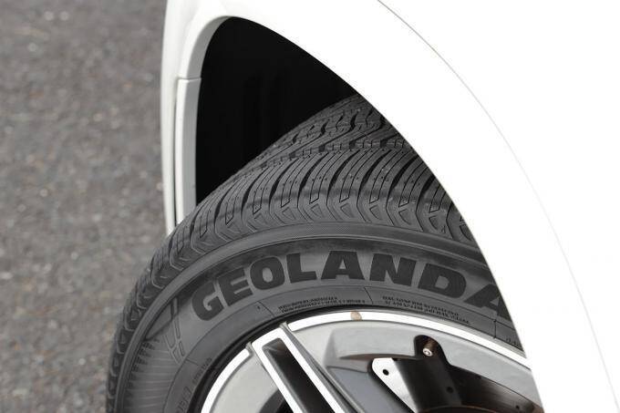 ここまで上質になるか！　プレミアムSUVの走りを変えるヨコハマGEOLANDAR X-CVの衝撃