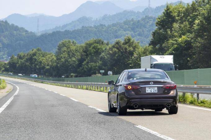 自動運転化は運転下手の救世主じゃない！　レーシングドライバーが「手放し運転」を経験して感じた恐れとは