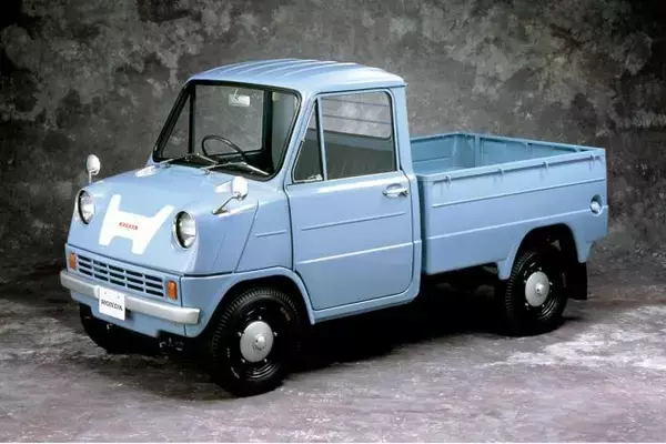 ファンでも知らないはじめの１台！　国産メーカー初の市販車とは？