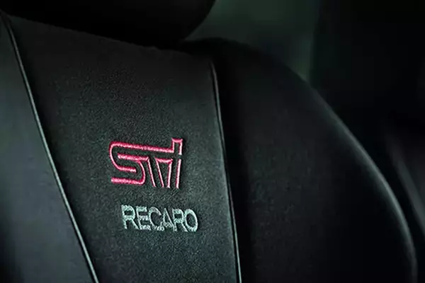 「555台の限定車「WRX STI EJ20 Final Edition」の詳細情報を入手！　EJ20のフィナーレを飾る豪華な中身」の画像