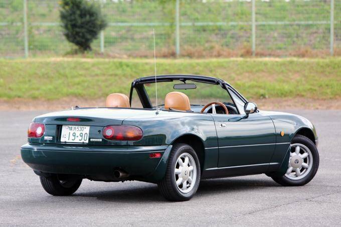 屋根の開閉でひと苦労！　せっかくのオープンカーなのに開ける気がおきないクルマ３選