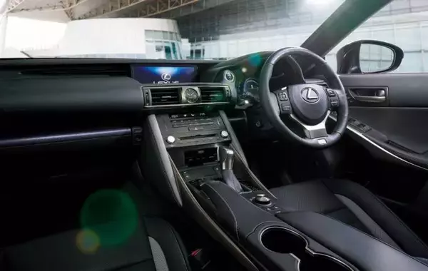 「レクサスLCとISに匠の技から最先端テクノロジーまで投入した特別仕様車が登場」の画像