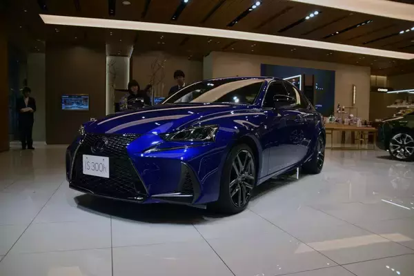 「レクサスLCとISの特別仕様車が登場！　実車が見られて絶品スイーツを堪能できるイベントを開催」の画像