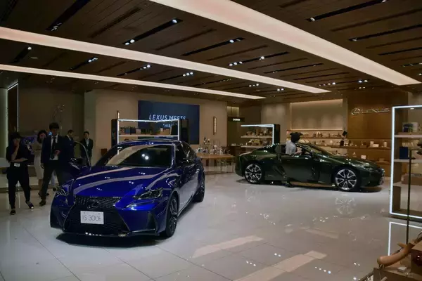 レクサスLCとISの特別仕様車が登場！　実車が見られて絶品スイーツを堪能できるイベントを開催