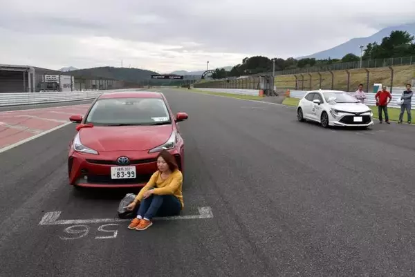 「速さと燃費で勝負するエコカーカップ！　富士スピードウェイ初体験の女性新人編集部員がいきなり挑戦」の画像