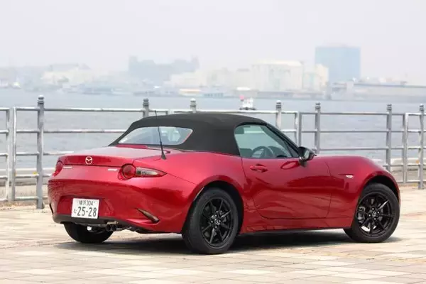 「苦手な駐車や狭い道の恐怖から解放！　小回り性能抜群の日本車13選」の画像