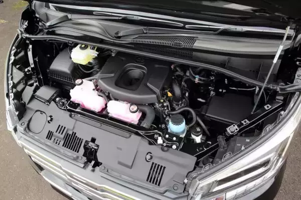 「VIP御用達は間違いなし！　年内発売予定のトヨタ・グランエースが初披露【東京モーターショー2019】」の画像