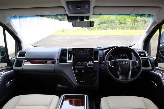 VIP御用達は間違いなし！　年内発売予定のトヨタ・グランエースが初披露【東京モーターショー2019】