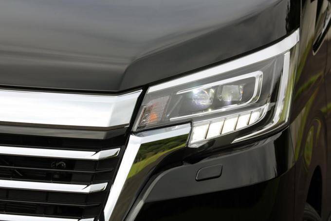 VIP御用達は間違いなし！　年内発売予定のトヨタ・グランエースが初披露【東京モーターショー2019】