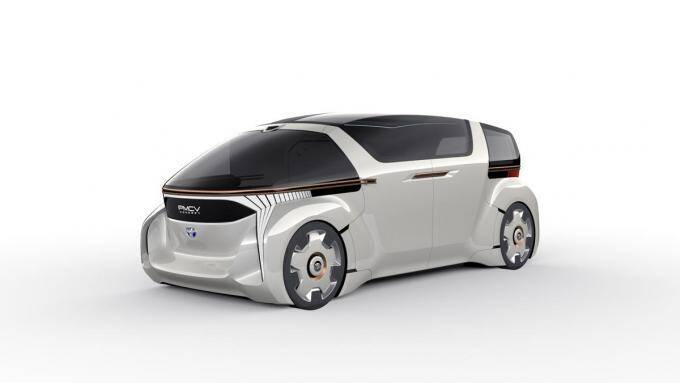 VIP御用達は間違いなし！　年内発売予定のトヨタ・グランエースが初披露【東京モーターショー2019】