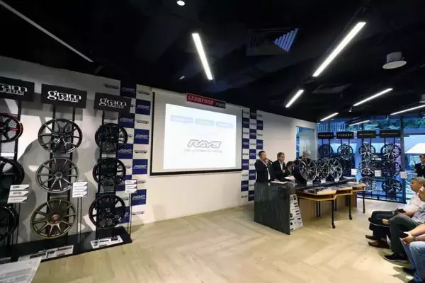 「メイド・イン・ジャパンが世界を席巻！　RAYSがシンガポールで新作ホイールを発表」の画像