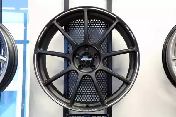 「メイド・イン・ジャパンが世界を席巻！　RAYSがシンガポールで新作ホイールを発表」の画像