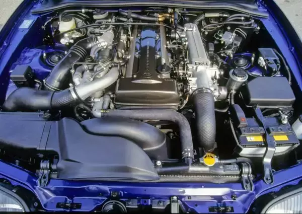 「衝撃のパワー＆トルクにクルマ好き狂喜乱舞！　歴史に残るターボエンジンの「名機」４選」の画像