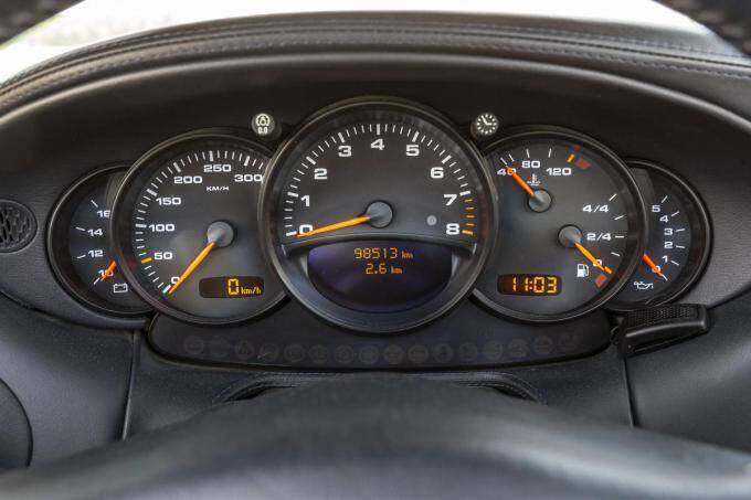 ポルシェでも失敗するのか？　ポルシェフリークの間でいまだに議論を呼ぶ996型ポルシェ991の中身