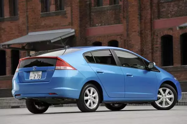 「発売前は期待度MAXで大注目……なのに登場したら売れなかった国産車３選」の画像