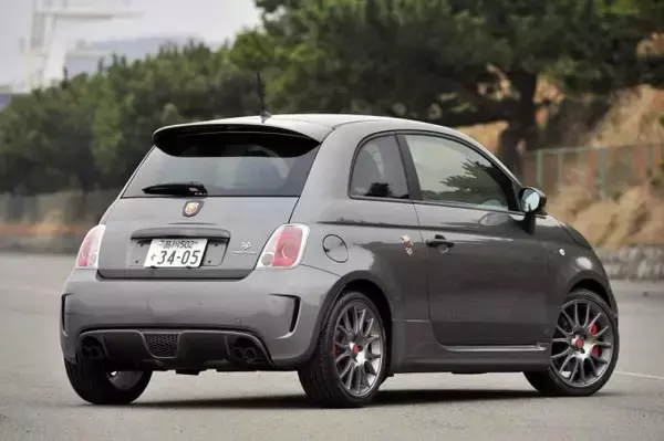 「カワイイなりしてまさかの中身！　舐めてかかるとぶっちぎられる隠れ過激派なクルマ４選」の画像