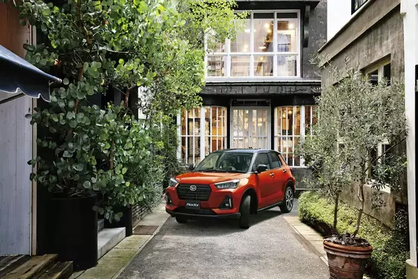 「ダイハツから新車種「ロッキー」が登場！　SUVらしさと取り回しやすさを両立」の画像