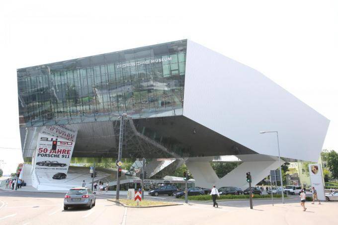 クルマ好きなら死ぬまでに1度は走れ！　レーシングドライバーが推すドイツのドライブルート３選