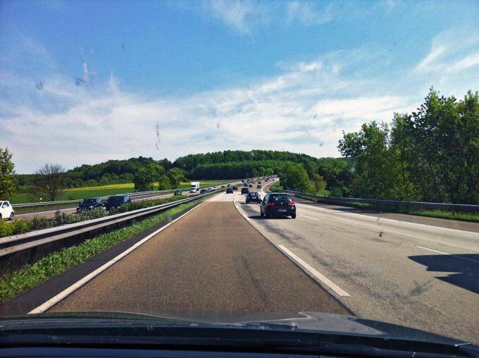 クルマ好きなら死ぬまでに1度は走れ！　レーシングドライバーが推すドイツのドライブルート３選