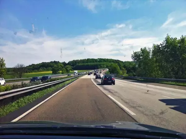 「クルマ好きなら死ぬまでに1度は走れ！　レーシングドライバーが推すドイツのドライブルート３選」の画像